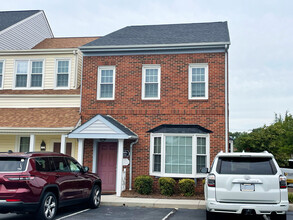 1300-1302 Ashley Sq, Winston-Salem, NC à louer Photo de l’immeuble– Image 1 sur 6