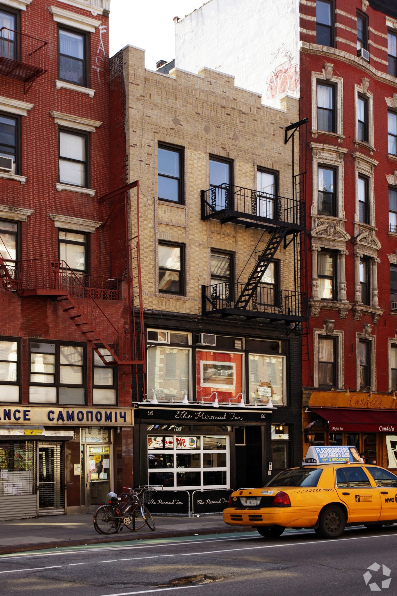 96 2nd Ave, New York, NY à louer Photo principale– Image 1 sur 3