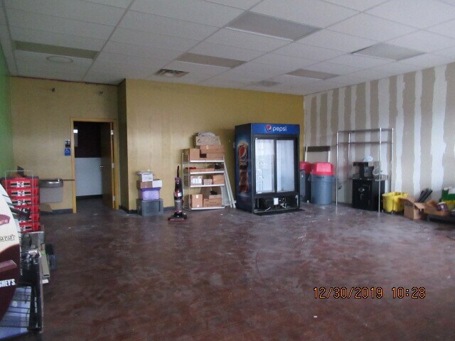 954 State Ave, Kansas City, KS à louer - Photo intérieure – Image 2 sur 11
