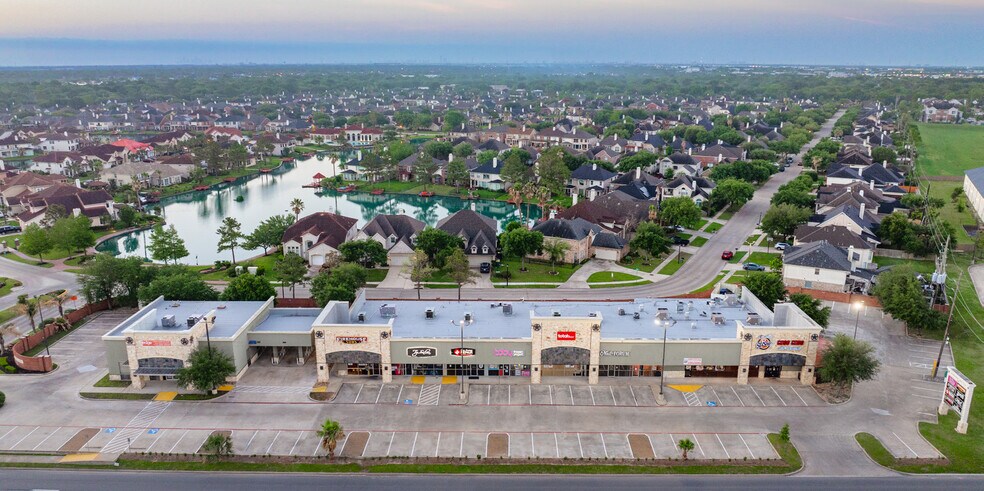 12149 Fm-1960, Houston, TX à louer - Photo de l’immeuble – Image 1 sur 4