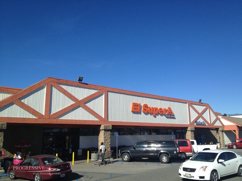 9800-9880 Sierra Ave, Fontana, CA à louer - Photo de l’immeuble – Image 2 sur 4
