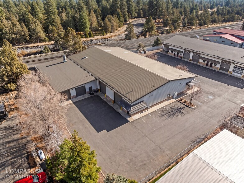 20676 Carmen Loop, Bend, OR à vendre - Photo de l’immeuble – Image 2 sur 11