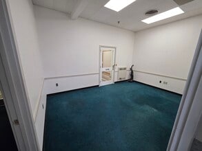 127-137 Main St, Nashua, NH à louer Photo intérieure– Image 2 sur 12