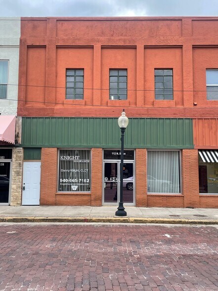 112 N Dixon St, Gainesville, TX à louer - Photo de l’immeuble – Image 1 sur 7