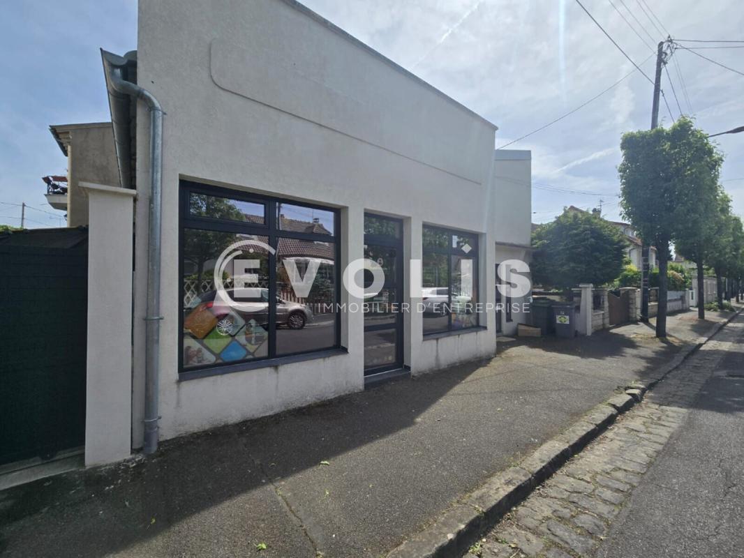 Local commercial dans Viry Chatillon à louer Photo de l’immeuble– Image 1 sur 7