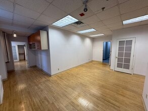 928 Broadway, New York, NY à louer Photo intérieure– Image 2 sur 3