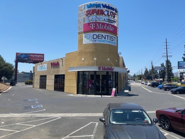 19422 Nordhoff St, Northridge, CA à louer - Photo de l’immeuble – Image 1 sur 15