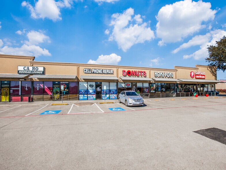 581 W Campbell Rd, Richardson, TX à louer - Photo de l’immeuble – Image 2 sur 6