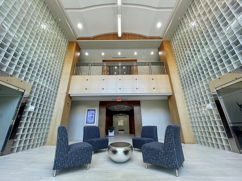 3005 Royal Blvd S, Alpharetta, GA à louer - Hall d’entrée – Image 2 sur 17