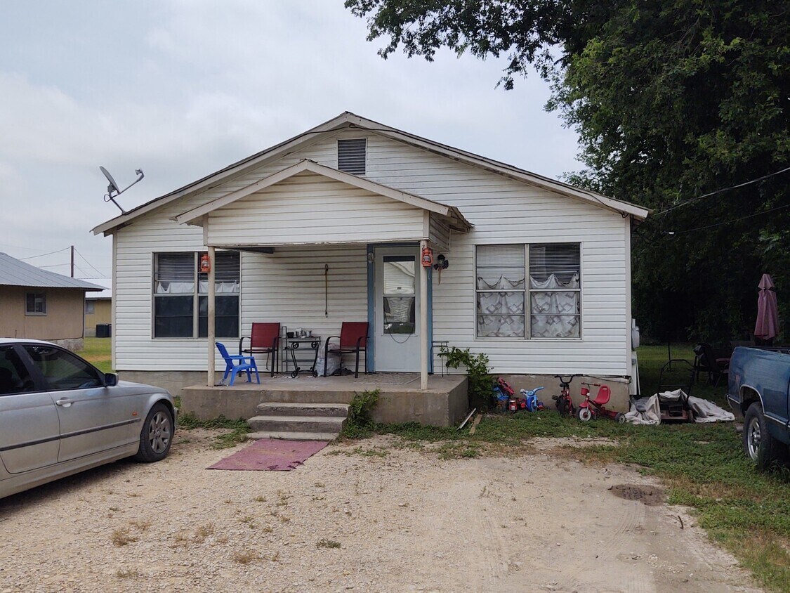 1321 Harris Hill Rd, San Marcos, TX à vendre Photo de l’immeuble– Image 1 sur 18