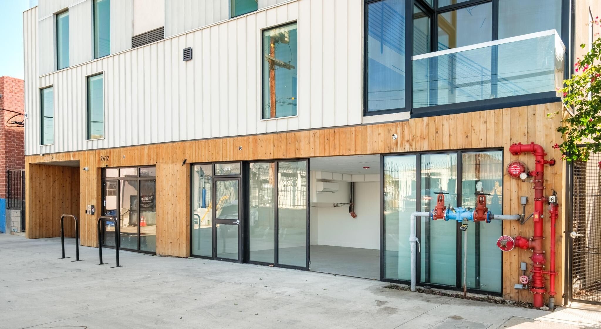 2410-2412 Eads St, Los Angeles, CA à louer Photo intérieure– Image 1 sur 10