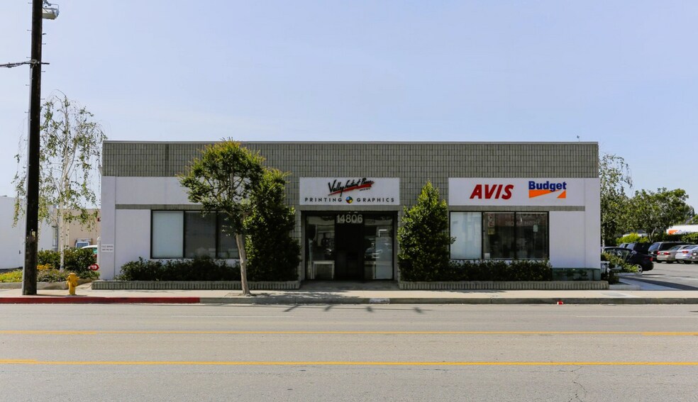 14806-14812 Oxnard St, Van Nuys, CA à louer - Photo de l’immeuble – Image 2 sur 4
