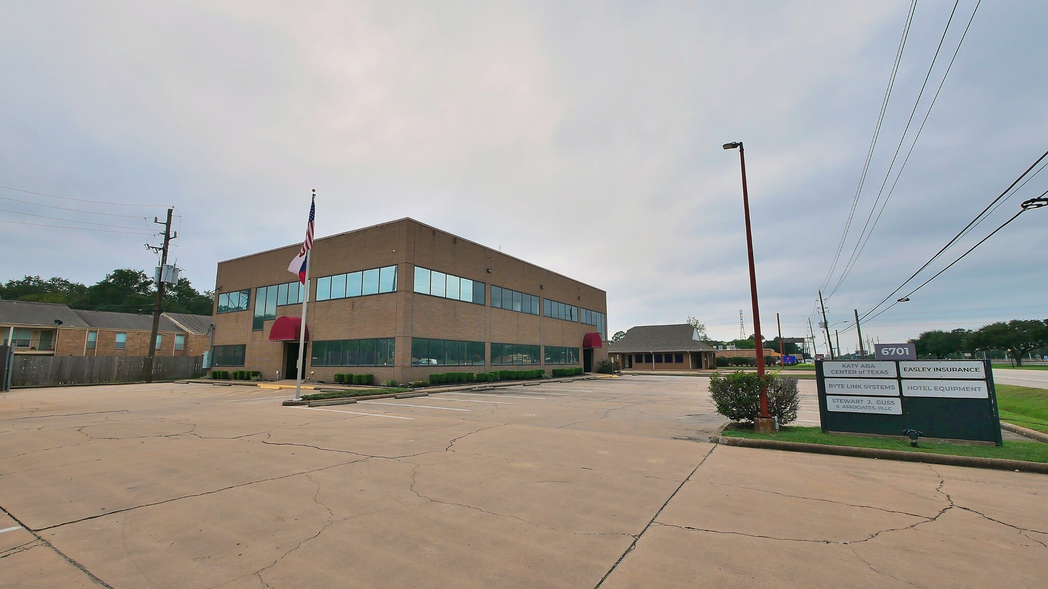 6701 Highway Blvd, Katy, TX à louer Photo de l’immeuble– Image 1 sur 10