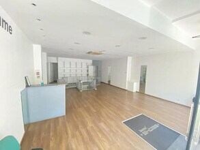 Local commercial dans Paris à louer Photo intérieure– Image 2 sur 3