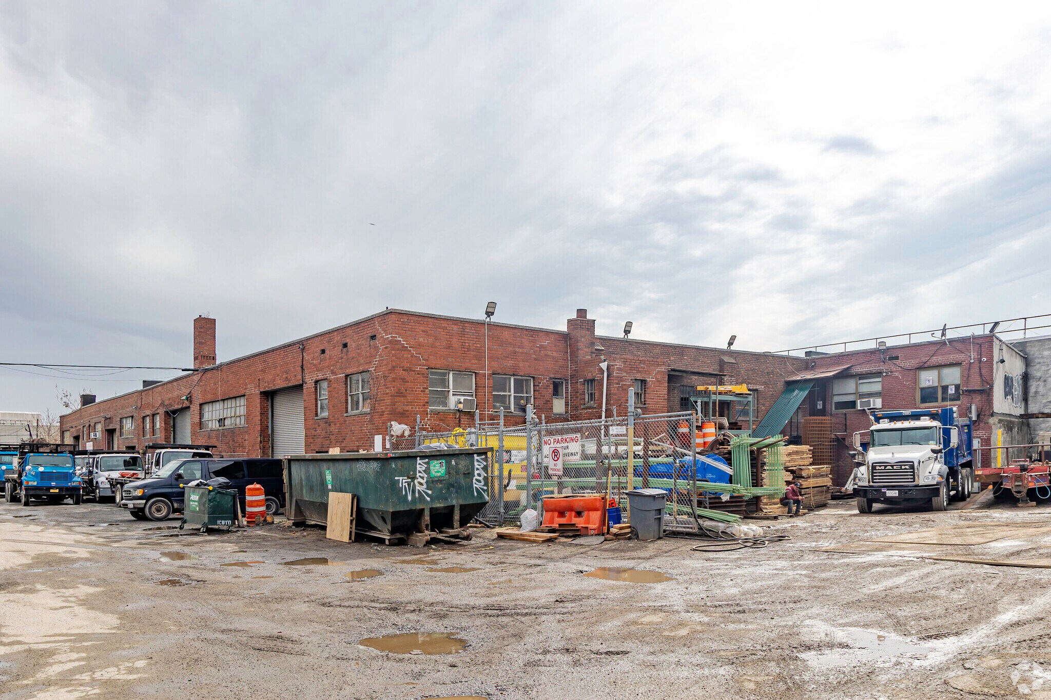 945-975 Close Ave, Bronx, NY à louer Photo de l’immeuble– Image 1 sur 16