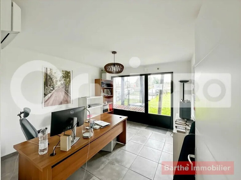 Bureau dans Tresses à vendre - Photo de l’immeuble – Image 2 sur 12