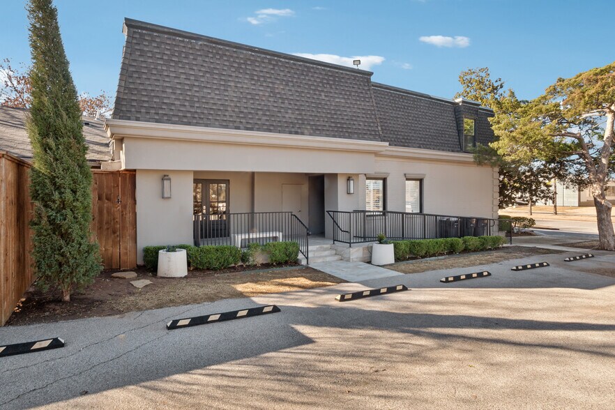 4508 N Classen Blvd, Oklahoma City, OK à vendre - Photo de l’immeuble – Image 3 sur 14
