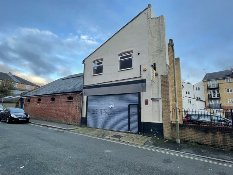 Sebastopol Rd, Aldershot à louer - Photo de l’immeuble – Image 1 sur 4