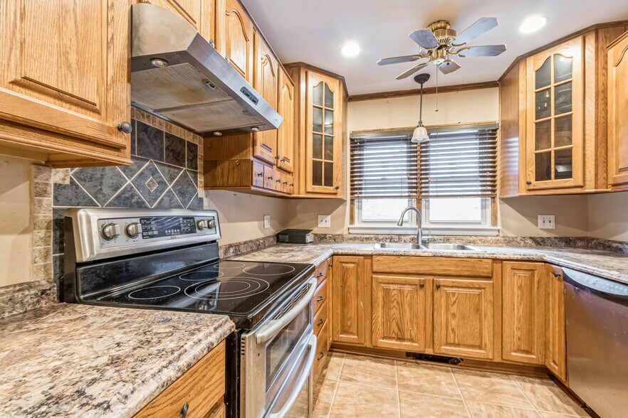 393 Maxim Dr, Hopatcong, NJ à vendre - Photo de l’immeuble – Image 3 sur 16