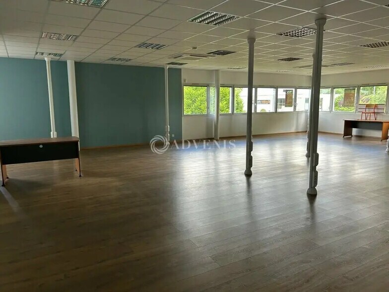Bureau dans Ballan-Miré à louer - Photo de l’immeuble – Image 2 sur 15