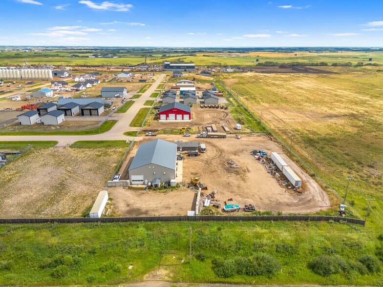 3807 9th St, Lloydminster, SK à vendre - Photo de l’immeuble – Image 2 sur 40