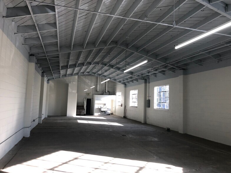 5650 W Washington Blvd, Los Angeles, CA à louer - Photo de l’immeuble – Image 3 sur 47
