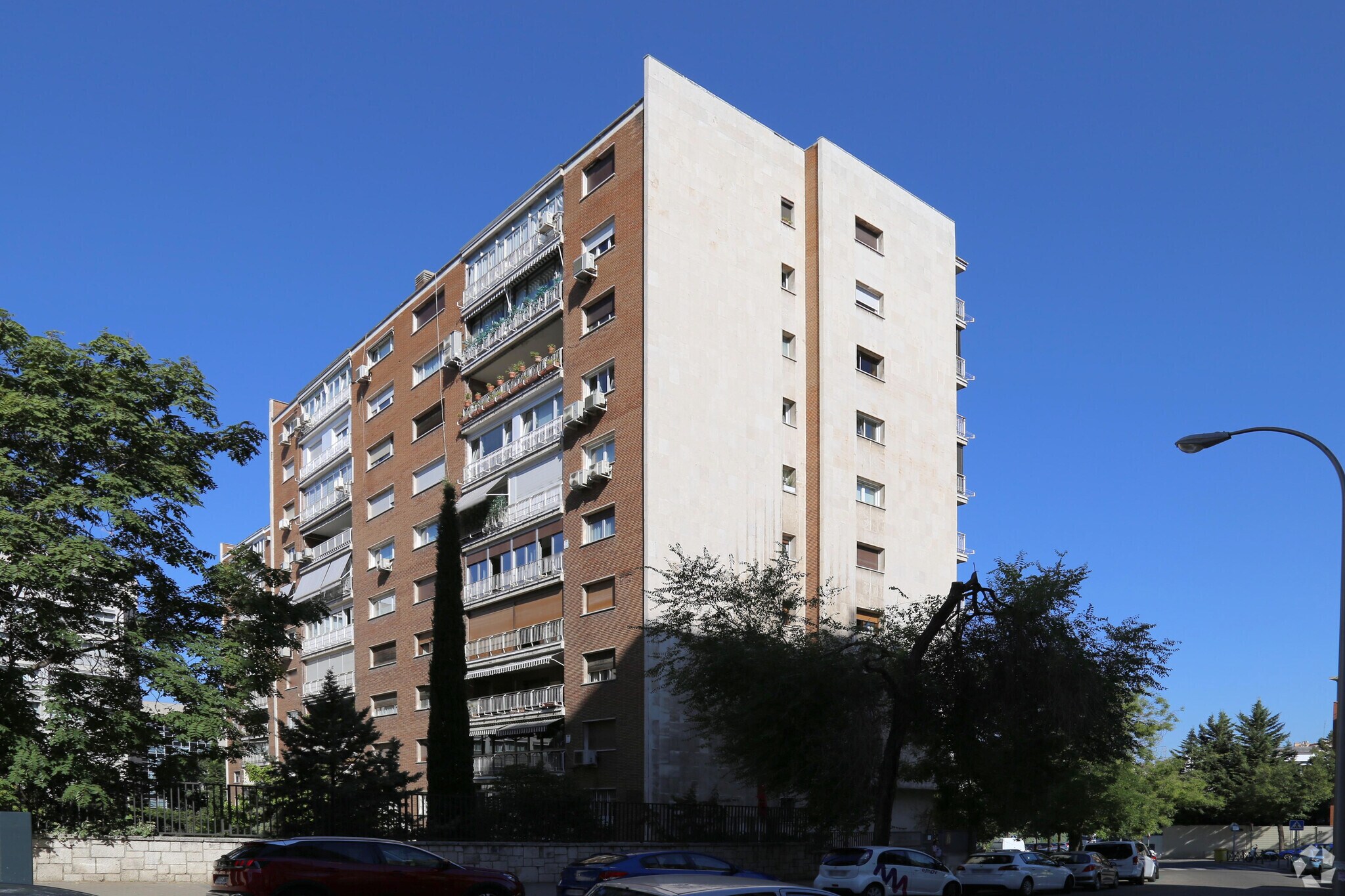 Local commercial dans Madrid, Madrid à louer Photo de l’immeuble– Image 1 sur 2