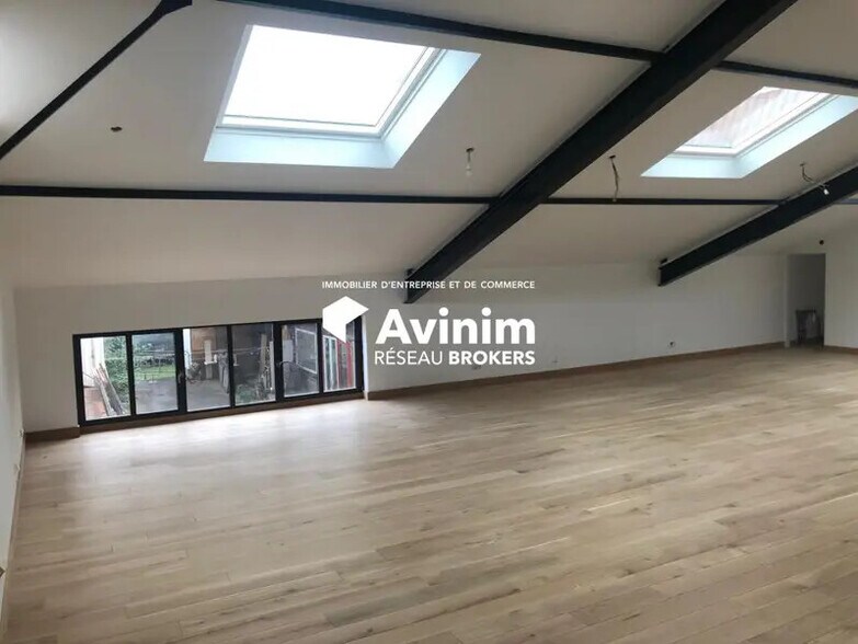 Bureau dans Montreuil à louer - Photo de l’immeuble – Image 2 sur 10