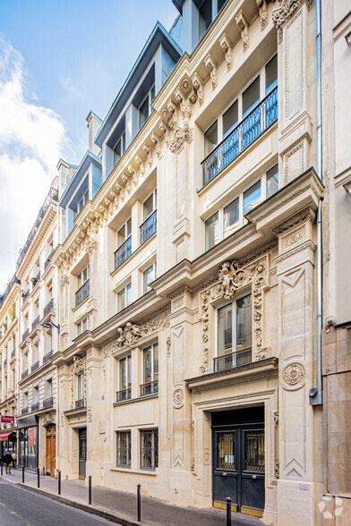 9 Rue Victor Massé, Paris à louer - Photo de l’immeuble – Image 2 sur 6