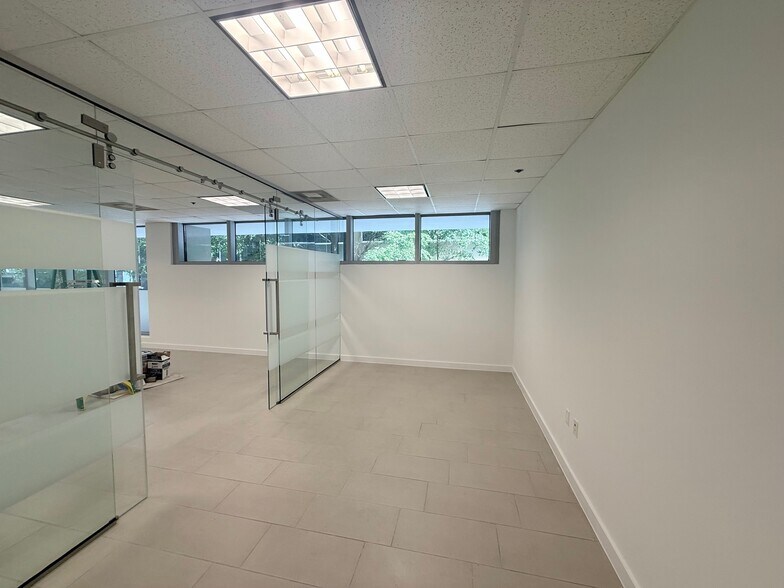150 SE 2nd Ave, Miami, FL à louer - Photo de l’immeuble – Image 3 sur 41
