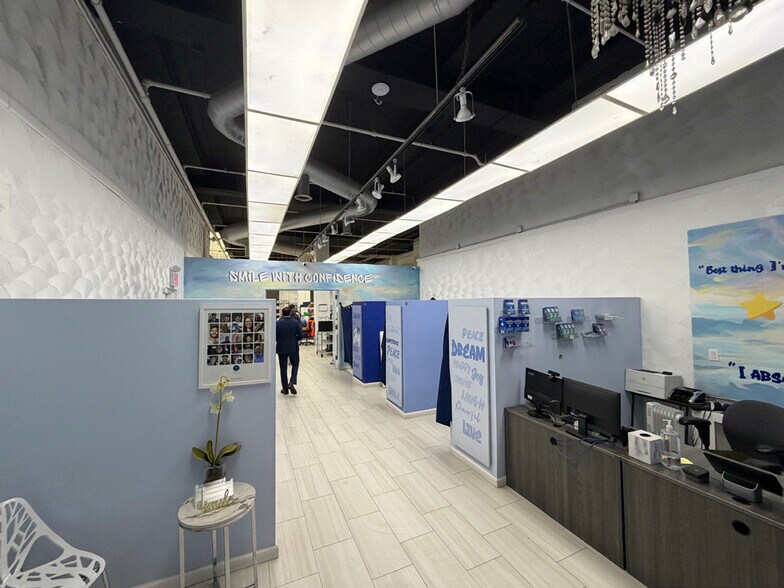 237 W 37th St, New York, NY à louer - Photo de l’immeuble – Image 3 sur 10