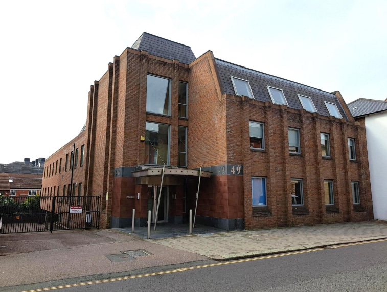 49 Mill St, Bedford à louer Photo principale– Image 1 sur 2