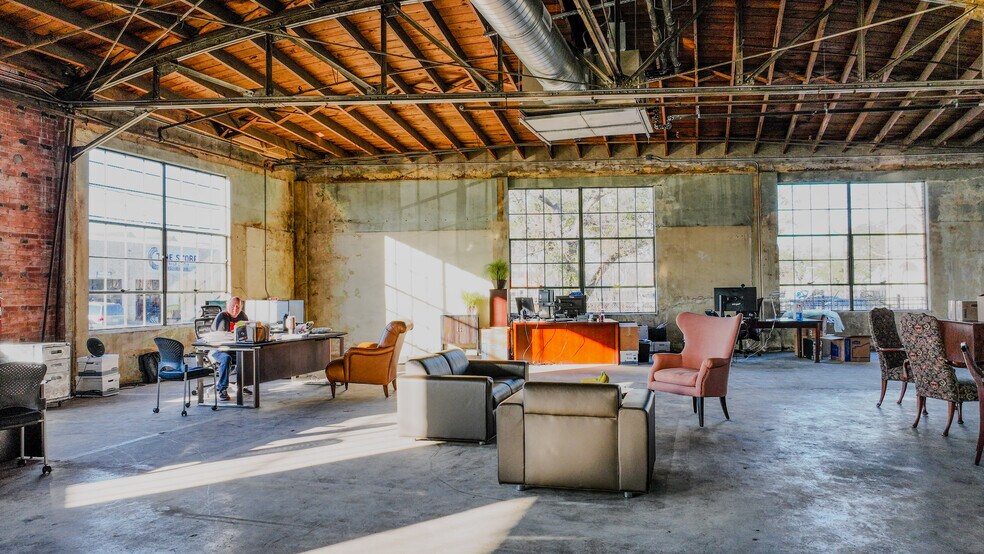 10 N Milby St, Houston, TX à louer - Photo de l’immeuble – Image 1 sur 29