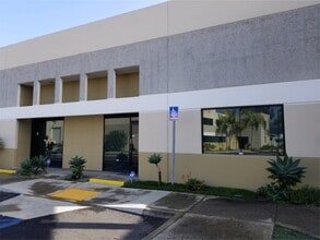 1023 Calle Sombra, San Clemente, CA à louer Photo de l’immeuble– Image 2 sur 8