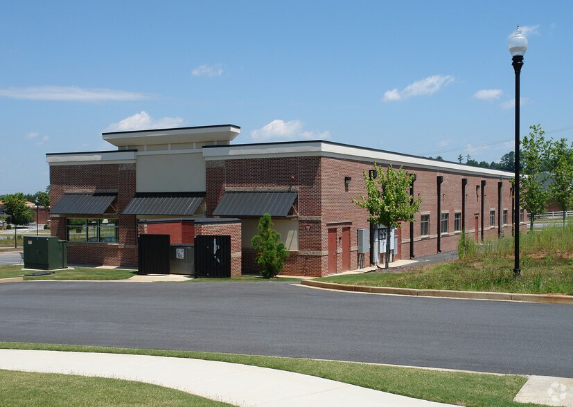 13190 Highway 92, Woodstock, GA à louer - Photo de l’immeuble – Image 2 sur 16