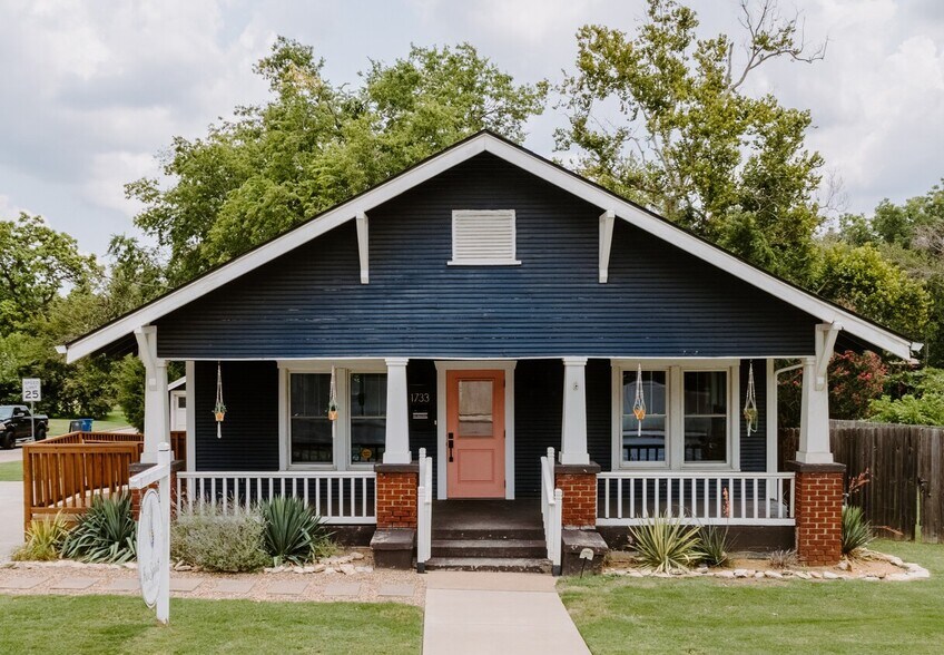 1733 S Lewis Ave, Tulsa, OK à louer - Photo de l’immeuble – Image 1 sur 9