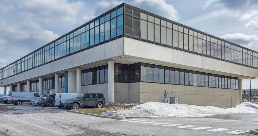 6865 Century Ave, Mississauga, ON à louer Photo de l’immeuble– Image 1 sur 13