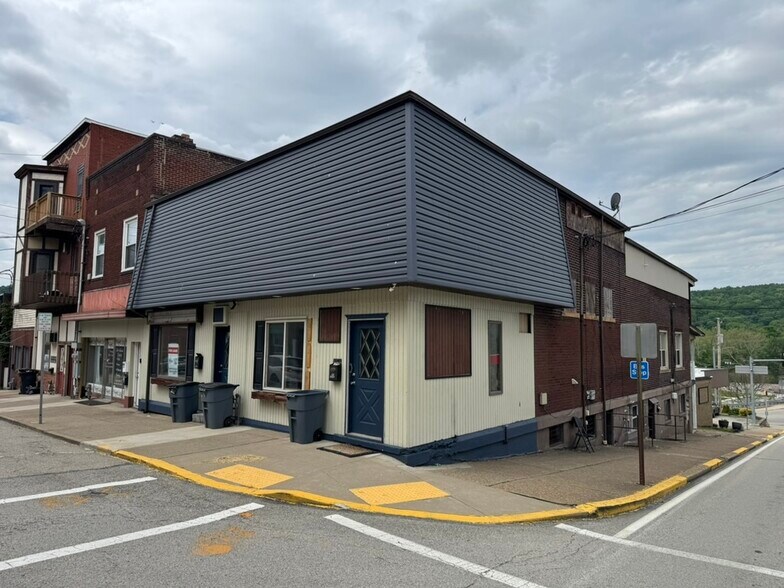 437 Cavitt Ave, Trafford, PA à louer - Photo de l’immeuble – Image 2 sur 20