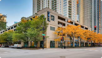 Plus de détails pour 1 W Superior St, Chicago, IL - Local commercial à louer