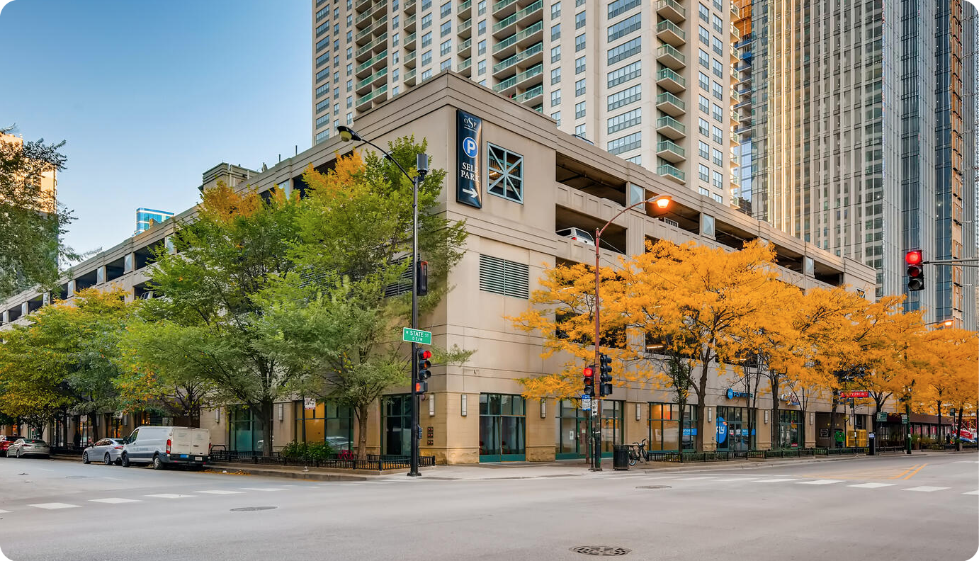 1 W Superior St, Chicago, IL à louer Photo de l’immeuble– Image 1 sur 3