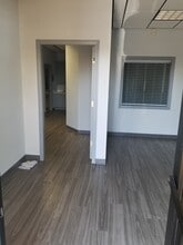 7211 W Charleston Blvd, Las Vegas, NV à louer Photo intérieure– Image 2 sur 4