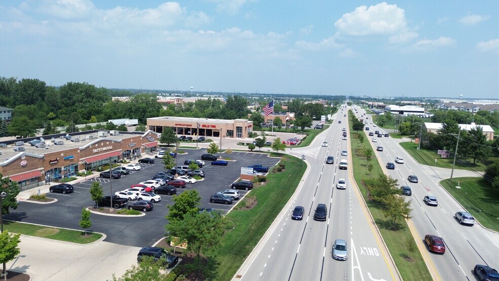 632 S Weber Rd, Romeoville, IL à louer - Photo de l’immeuble – Image 3 sur 9