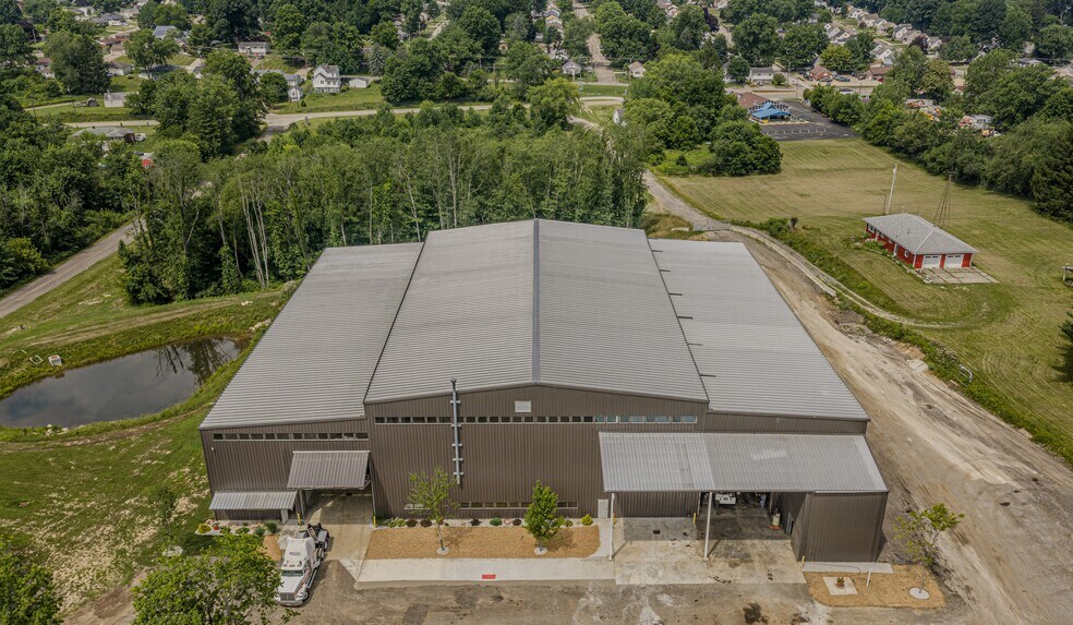 5205 Cleveland Massillon Rd, Norton, OH à vendre - Photo de l’immeuble – Image 1 sur 23
