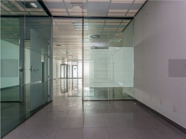 Industriel/Logistique dans San Sebastián de los Reyes, Madrid à vendre - Photo intérieure – Image 1 sur 5