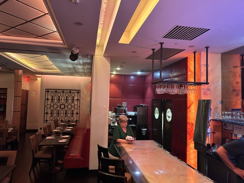 2280 US Highway 9, Old Bridge, NJ à louer - Photo intérieure – Image 3 sur 5