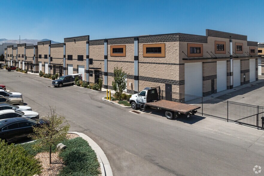 13865 S 2700 W, Bluffdale, UT à louer - Photo de l’immeuble – Image 1 sur 10