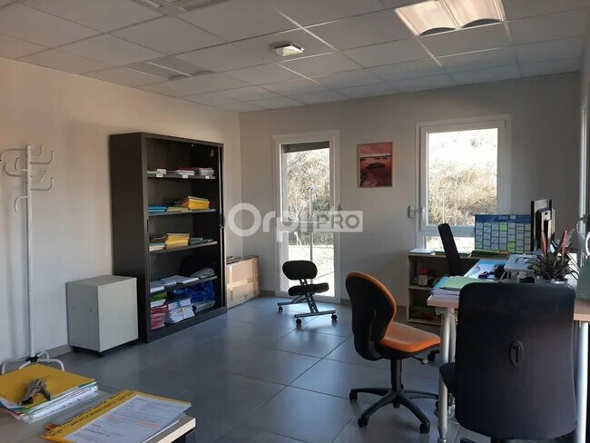 Plus de détails pour Bureau à louer
