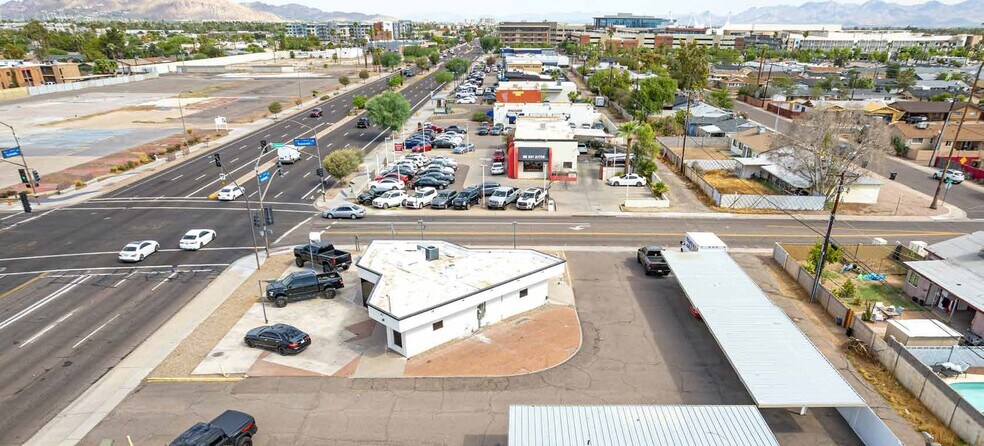 925 N Scottsdale Rd, Scottsdale, AZ à louer - Photo de l’immeuble – Image 2 sur 4