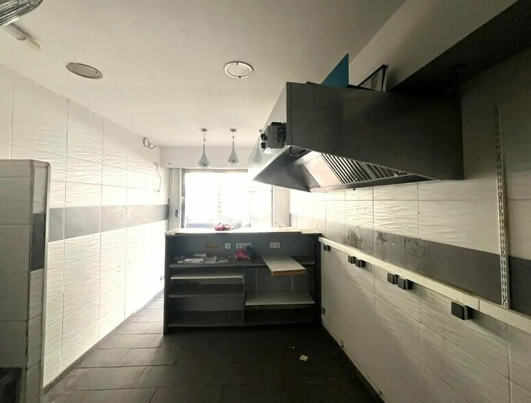 Local commercial dans JUAN-LES-PINS à louer - Photo intérieure – Image 3 sur 4