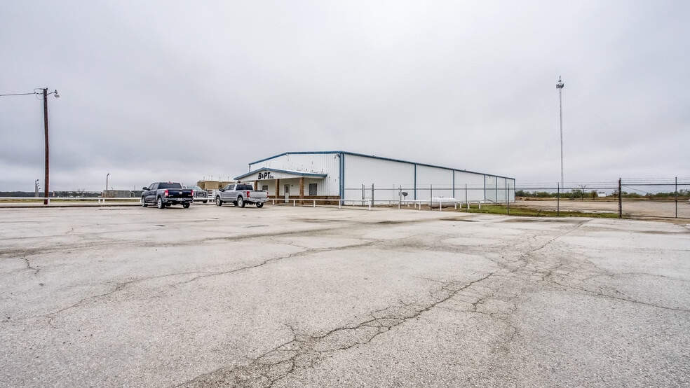 3833 FM 1821, Mineral Wells, TX à louer - Photo de l’immeuble – Image 2 sur 21